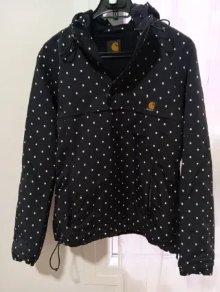 Abrigo Carhartt Negro Estampado con logos