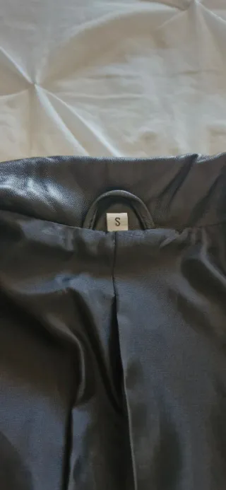 Chaqueta de Piel TS Negra