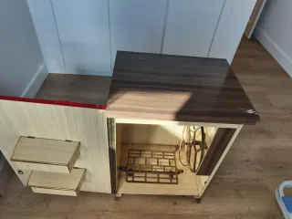 Máquina de coser Alfa antigua