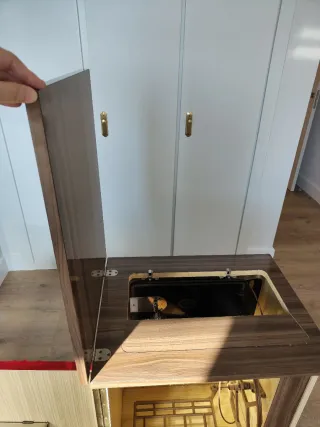 Máquina de coser Alfa antigua