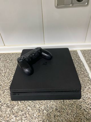 PS4 (PlayStation 4) Negra.