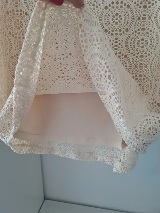 Camiseta beige sin mangas