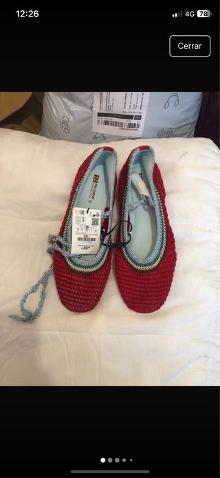 Manoletinas Pull&Bear atadas rojas y azules