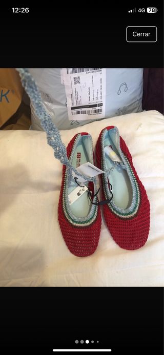 Manoletinas Pull&Bear atadas rojas y azules