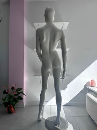 Maniquí de mujer blanco
