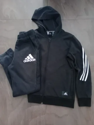 Conjunto deportivo Adidas negro