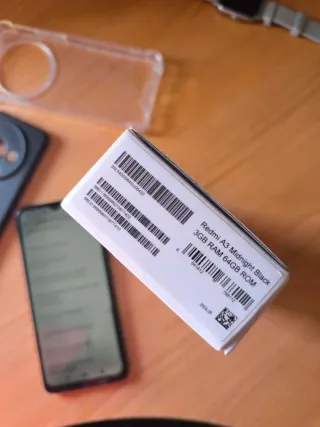 Redmi A3 - Como Nuevo (+4 fundas).