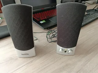 Altavoces Rainbow PC Negros y Plateados