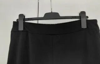 Pantalón malla acampanado negro