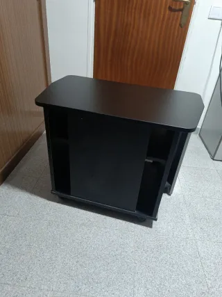 Mueble TV/Radio/Tocadiscos con ruedas