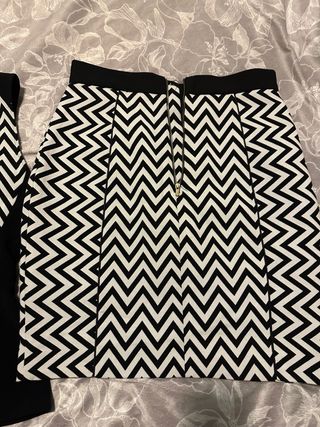 Coordinato smanicato con gonna