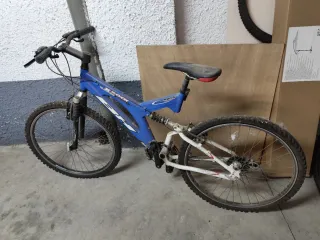 Bicicleta adolescente para restaurar