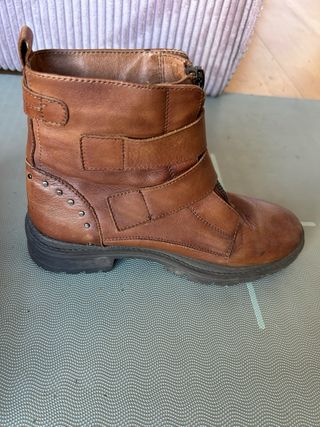 Botines de piel marrón talla 37