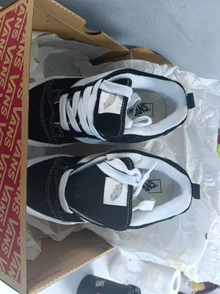 Zapatos Vans Knu Skool sin estrenar de talla 37