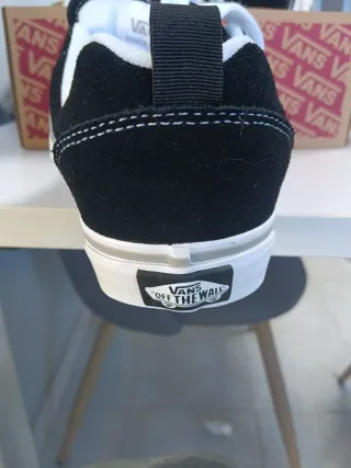 Zapatos Vans Knu Skool sin estrenar de talla 37