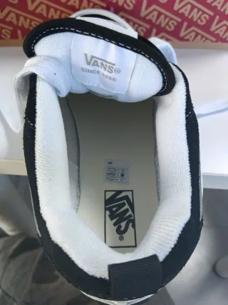 Zapatos Vans Knu Skool sin estrenar de talla 37