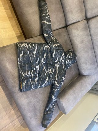 Abrigo Camuflaje Negro y Gris