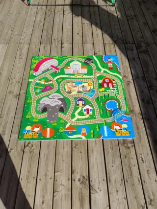 Puzzle infantil suelo tren y puente