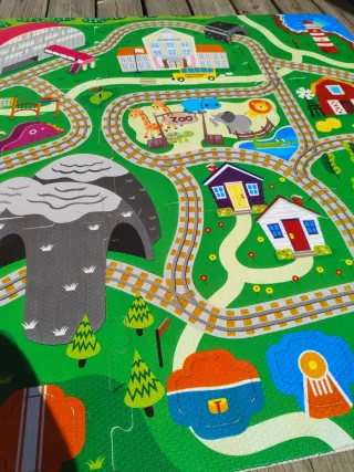 Puzzle infantil suelo tren y puente