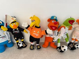 14 Peluches Teleñecos R. Madrid 20 cms.