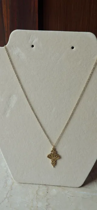 Collana donna con ciondolo dorato