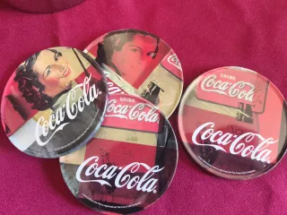 Cubitera y posavasos Coca-Cola