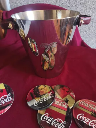 Cubitera y posavasos Coca-Cola