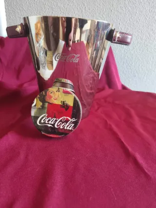 Cubitera y posavasos Coca-Cola