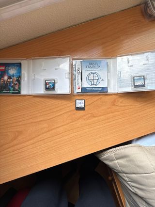 Nintendo DS Lite Azul y Negra + Caja + Juegos