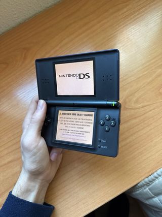 Nintendo DS Lite Azul y Negra + Caja + Juegos