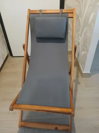 Hamaca de madera y tela gris