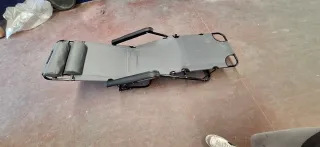 Silla plegable gris y negra