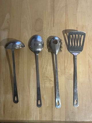 Set di utensili da cucina in metallo