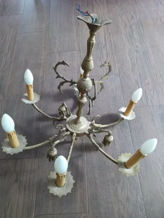 Lámpara de araña vintage dorada