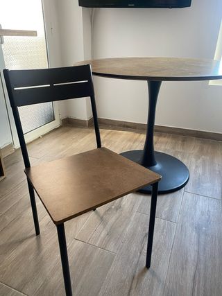 Mesa comedor y 4 sillas