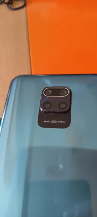 Xiaomi Redmi Note 9S, en su caja.