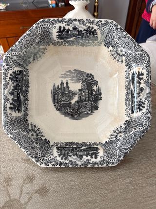 Fuente La Cartuja Octogonal Escena Paisaje