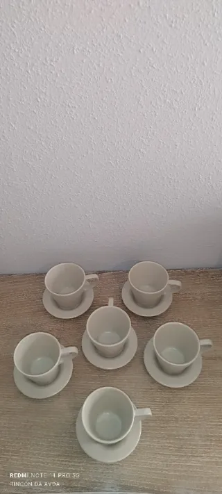Juego de 6 tazas de café y platillos