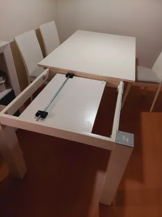 Mesa comedor y 4 sillas