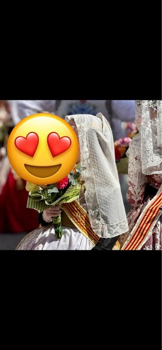 Mantilla de fallera media luna