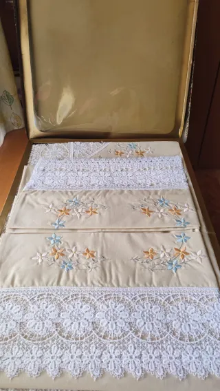 Sábana bordada encaje guipur c135 y funda almohada