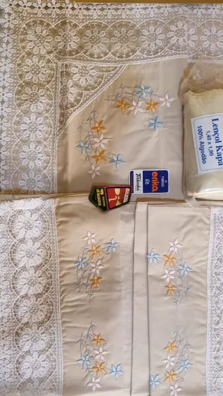 Sábana bordada encaje guipur c135 y funda almohada