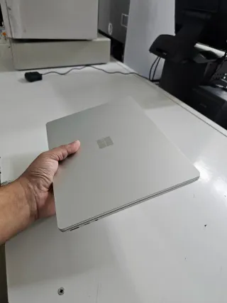 Microsoft Surface Laptop Plata go
