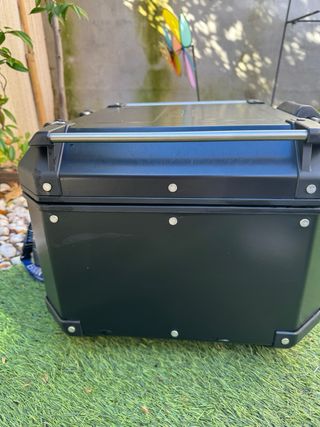 Top Case Givi Trekker Outback 42L OBKN42 Negro