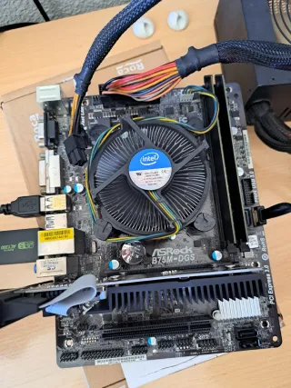 Placa Base ASRock + 8GB RAM + Tarjeta Gráfica MSI