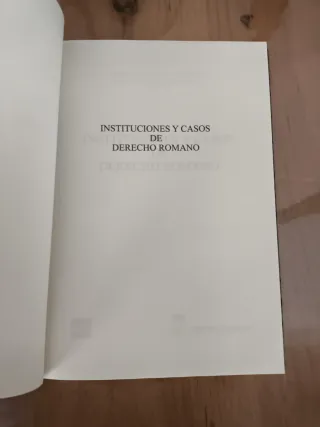 Instituciones y casos de derecho romano.