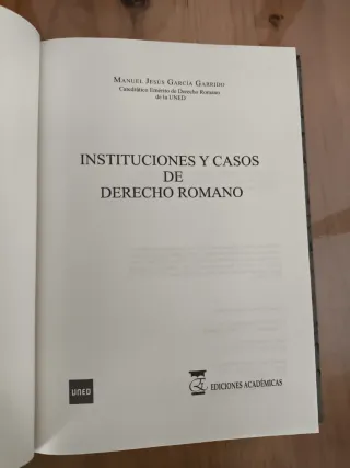 Instituciones y casos de derecho romano.