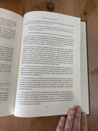 Instituciones y casos de derecho romano.