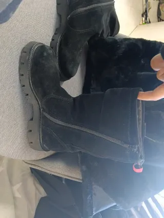 Botas negras media pantorrilla