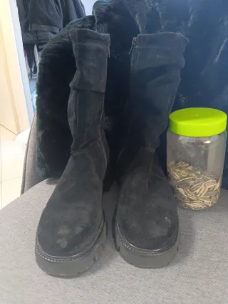 Botas negras media pantorrilla